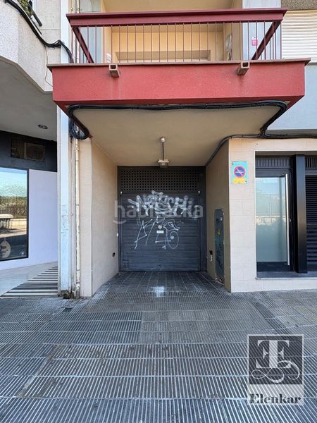 Foto 63ddff0c-8c05-4fc1-a644-165e6b2de336. Aparcament cotxe a Calafell platja Calafell