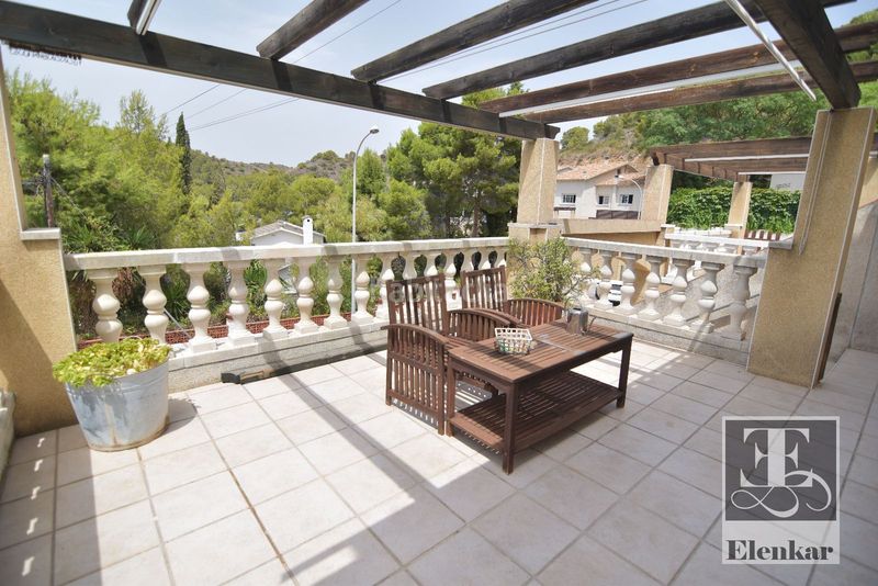 Foto 6d101baf-3380-408b-9885-34207fe7329c. Casa adossada amb calefacció aparcament piscina a Roda de Barà