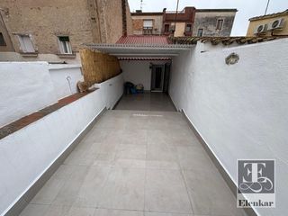 Casa  Barceloneta alta. Casa de pueblo totalmente reformada con gran terraza en el coraz