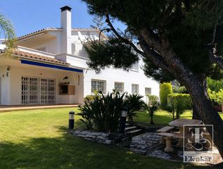 Casa  Terral de dalt. Magnifica casa junto al mar