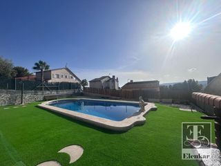 Chalet  Miquel costa i llobera. Casa independiente en oasis park el vendrell