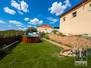 Casa aparellada  Dalia. En calafell
