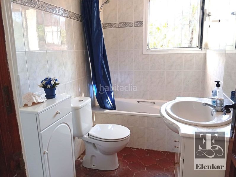 Foto 0292ba46-1d67-46d9-9c66-d616ae99d195. Casa adossada amb aparcament piscina a Alorda Park Calafell