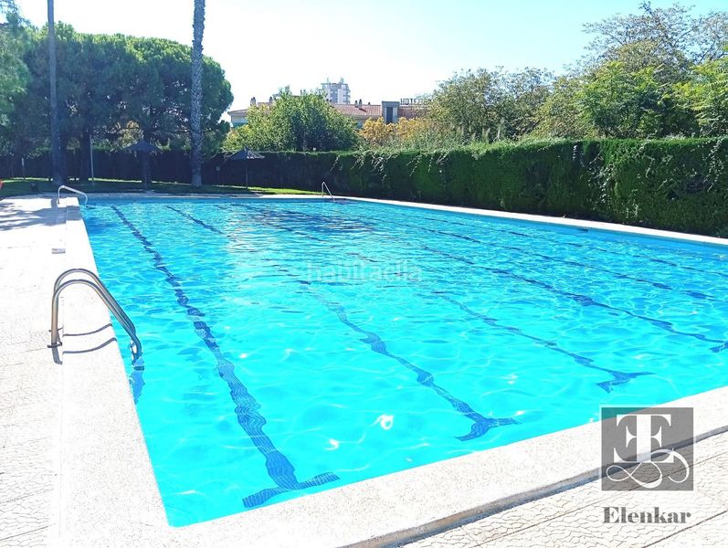 Foto 16370c64-8ef1-430b-8143-ae506086be11. Casa adossada amb aparcament piscina a Alorda Park Calafell