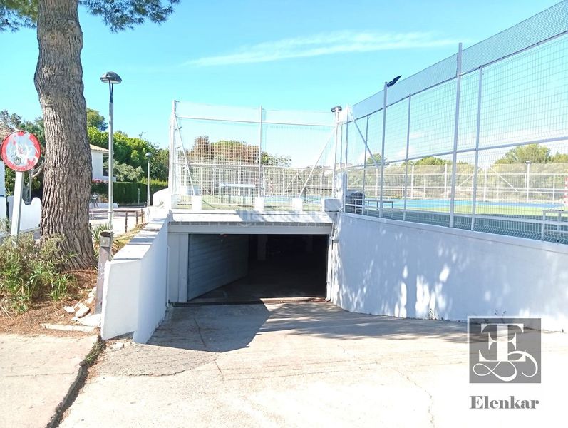 Foto 5205239c-c276-42cc-962c-b73ab54dcca8. Casa adossada amb aparcament piscina a Alorda Park Calafell