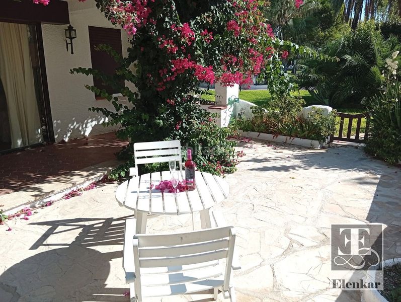 Foto 5627444e-40ef-41e7-93e7-49d49ff4cdd2. Casa adossada amb aparcament piscina a Alorda Park Calafell