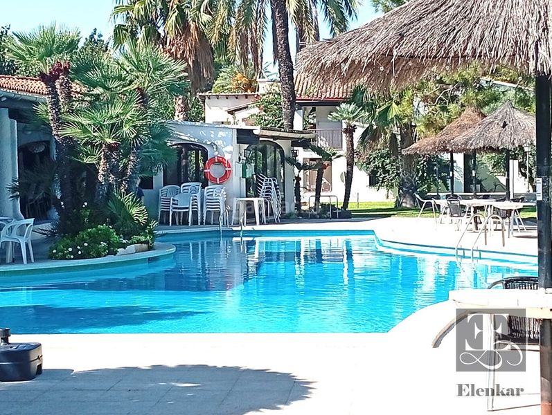 Foto 65aaffab-a716-4063-9793-c7dbf1244c6d. Casa adossada amb aparcament piscina a Alorda Park Calafell
