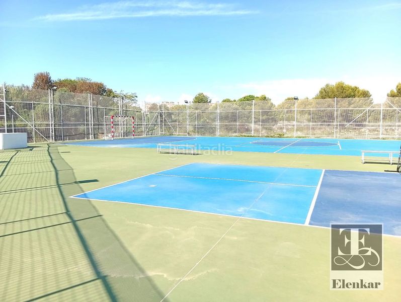 Foto 6f22cbfd-6edc-4a54-87e8-54cb5d832684. Casa adossada amb aparcament piscina a Alorda Park Calafell