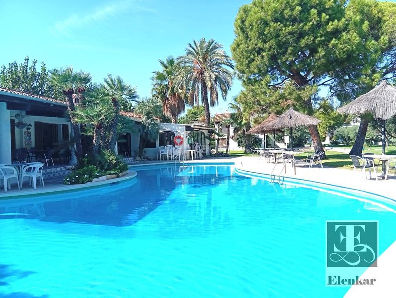 Foto 702ce571-d38c-40e1-b0f4-fada7cd07f57. Casa adossada amb aparcament piscina a Alorda Park Calafell