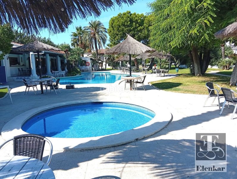 Foto 782a9ccd-b1fd-499d-bc26-600005aed9a6. Casa adossada amb aparcament piscina a Alorda Park Calafell