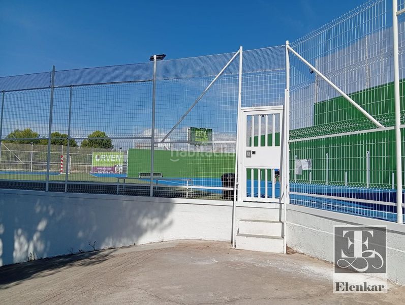 Foto 7c40cd2c-db5b-4dbb-81b4-8dca345a8b72. Casa adossada amb aparcament piscina a Alorda Park Calafell