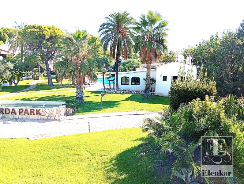 Foto 8b89f5d5-5a4f-4e65-a5df-a70c9da17139. Casa adossada amb aparcament piscina a Alorda Park Calafell