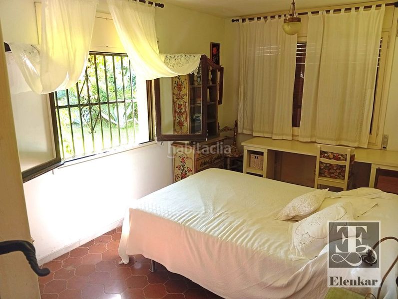 Foto ab215074-c6eb-4de9-a87b-58b4c60b12ad. Casa adossada amb aparcament piscina a Alorda Park Calafell