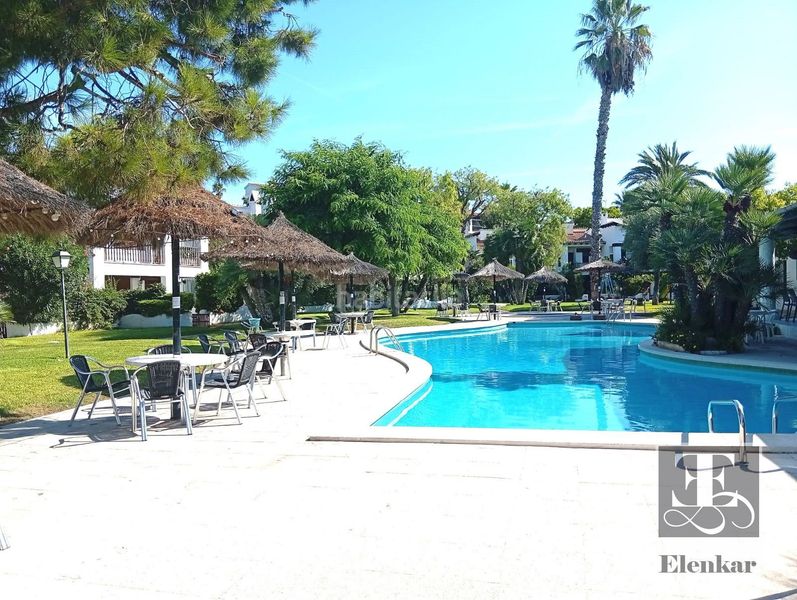 Foto bb285fdb-8dd9-44fa-aa60-3aa04754cf80. Casa adossada amb aparcament piscina a Alorda Park Calafell
