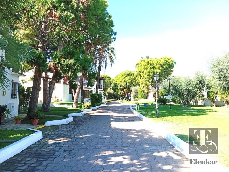 Foto bf10d384-bd0b-40e7-a8cf-d8b99cabc805. Casa adossada amb aparcament piscina a Alorda Park Calafell