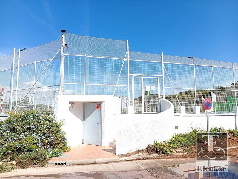 Foto bfa555bd-de74-4e6e-bd52-4ed7e067c790. Casa adossada amb aparcament piscina a Alorda Park Calafell