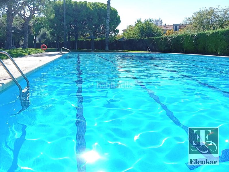 Foto d1ca8078-bc9a-468d-8dc7-45c89f9e2a4b. Casa adossada amb aparcament piscina a Alorda Park Calafell