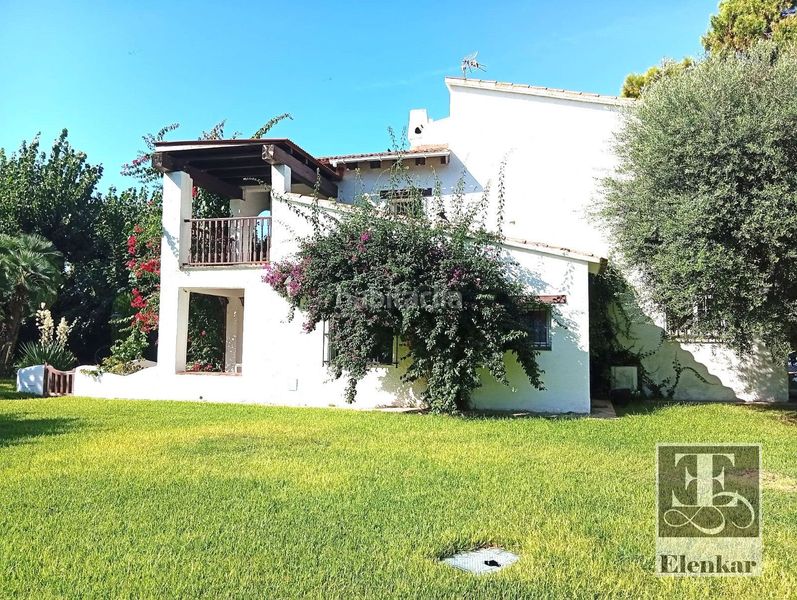 Foto de0bb2ed-4f87-4b8c-a567-da9596ac6f33. Casa adossada amb aparcament piscina a Alorda Park Calafell