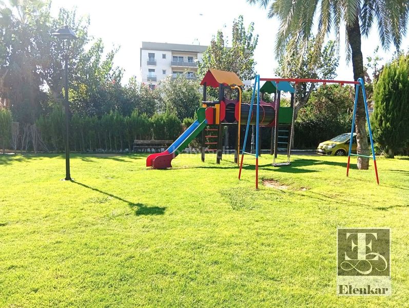 Foto f20852e2-3d39-43d9-8e6a-d6d08d0d748f. Casa adossada amb aparcament piscina a Alorda Park Calafell