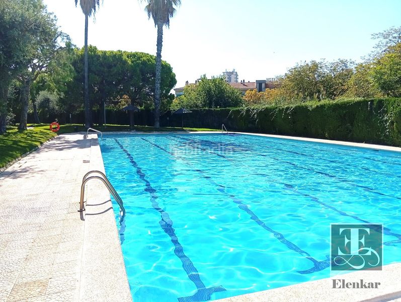 Foto f35bc1c7-7f4b-443e-b0d0-57989a25f19b. Casa adossada amb aparcament piscina a Alorda Park Calafell