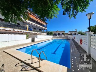 Etagenwohnung  Gracia. Planta baja con dos grandes terrazas y piscina a 350 metros del