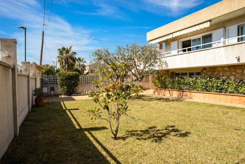 Foto b2aecbb9-29ec-471b-9ba2-324974e38920. Chalet magnifico chalet con 1.051 m2 de parcela. en Calafell