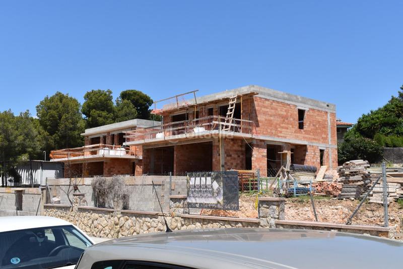 Foto f71ebc7d-a310-4323-a67a-a10d35373326. Casa adosada promocion en venta de casachalet pareada de obra nueva en Segur de Calafell