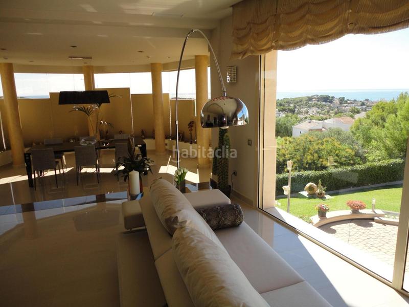 Foto 033d5ae7-d25c-4167-be49-306263e9c90b. Chalet espectacular casa en Cunit residencial Cunit