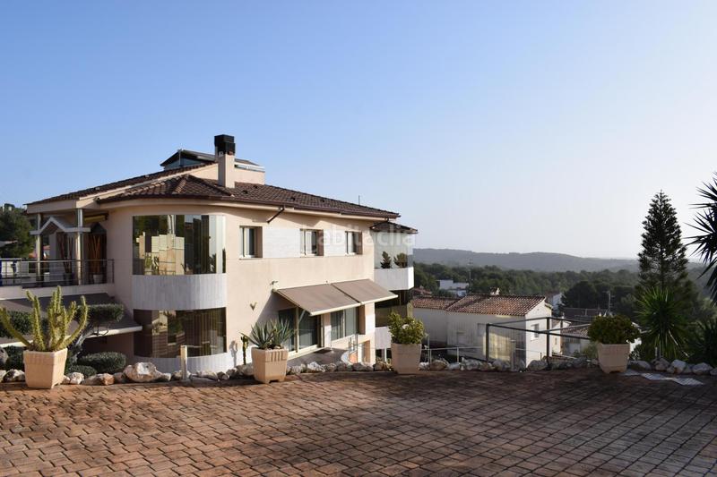 Foto 410d2bc9-6617-4628-a4ef-4a0b777249a8. Chalet espectacular casa en Cunit residencial Cunit
