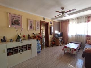 Appartement dans Carrer pescadors 13-15. Pis a tan noms 5 minuts de la platja