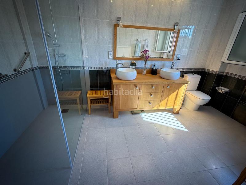 Foto a62cbe86-34da-45ad-b1ff-403de878cd38. Chalet dans calle sant pere 66 dans Calafell residencial Calafell