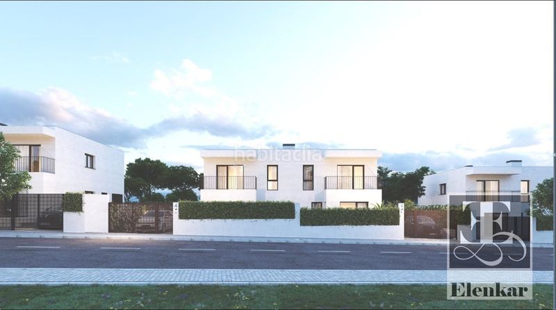 Foto 56e069e7-7265-4d82-9fa4-87da633aa8e2. Casa adossada amb piscina a Bellamar Calafell