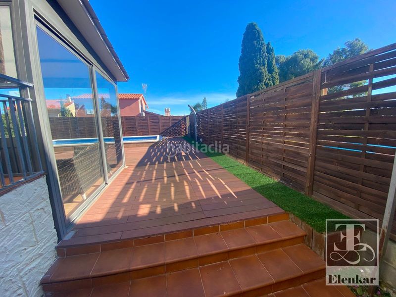Foto 3cd71725-f562-41a3-8969-e704f3ed6b92. Chalet venta de chalet independiente de 5 habitaciones !!! en Cunit