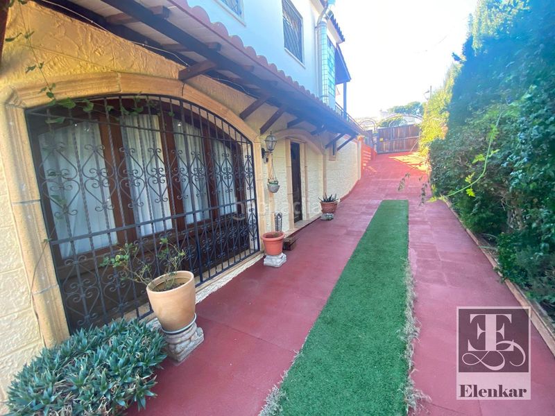 Foto 57917f26-e9bc-4fe3-833b-cdbe842b5f85. Chalet venta de chalet independiente de 5 habitaciones !!! en Cunit