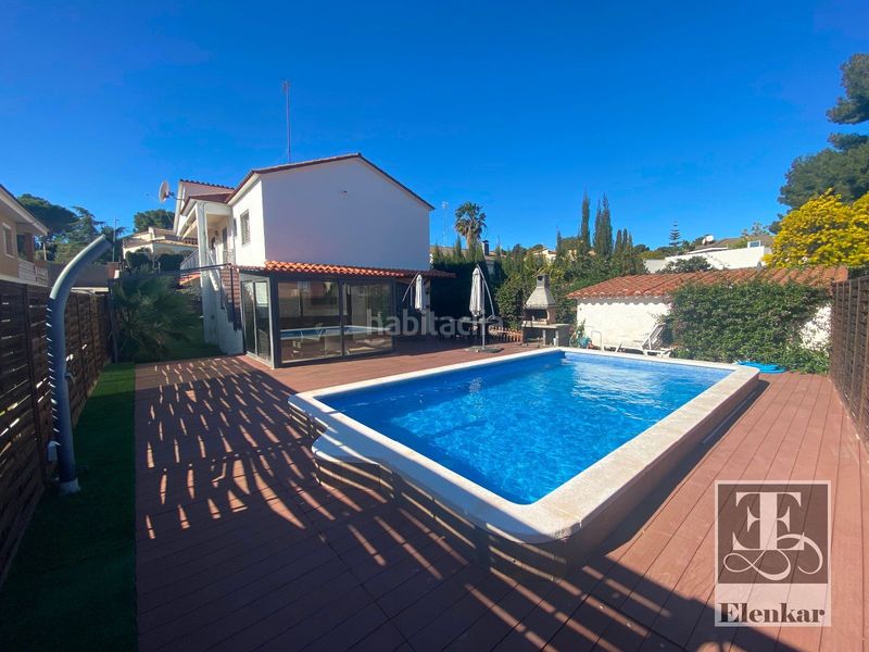 Foto 5aad4109-9a8f-456b-a298-72e23178c514. Chalet venta de chalet independiente de 5 habitaciones !!! en Cunit