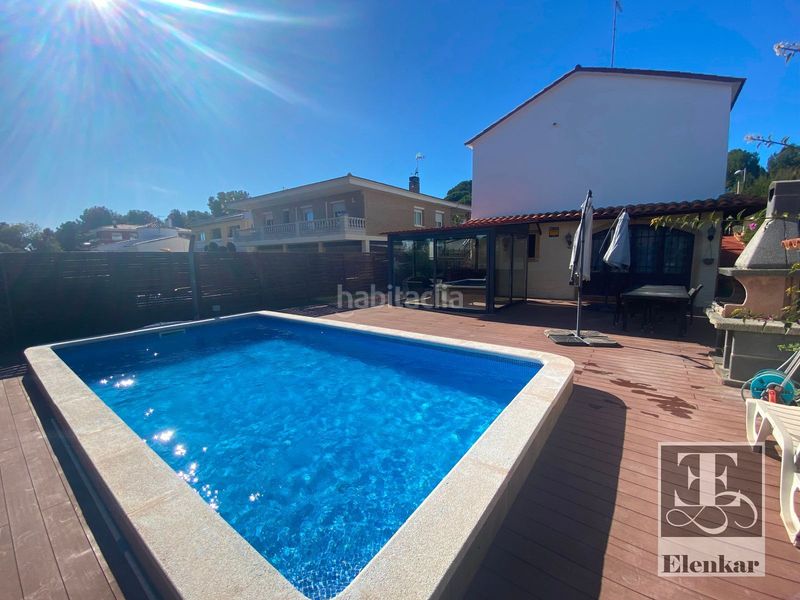 Foto 611d1d71-b9b4-46fd-84e7-2fe51f93e895. Chalet venta de chalet independiente de 5 habitaciones !!! en Cunit