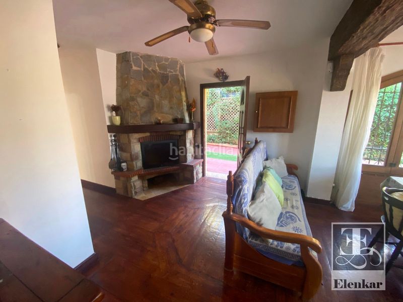 Foto 68fb4f54-57ce-4b84-9d9b-398f5fc51556. Chalet venta de chalet independiente de 5 habitaciones !!! en Cunit