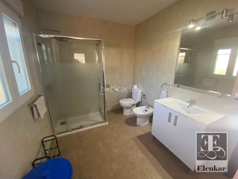 Foto d3946946-3474-4f3e-ad4a-f9c2295b9912. Chalet venta de chalet independiente de 5 habitaciones !!! en Cunit