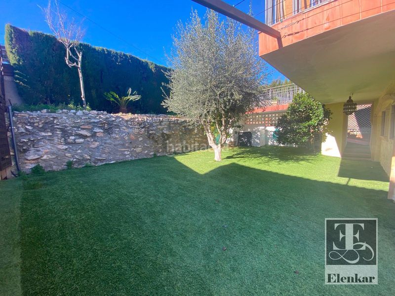 Foto d5cdba74-4a28-406f-9a0b-9dcafcb1538b. Chalet venta de chalet independiente de 5 habitaciones !!! en Cunit
