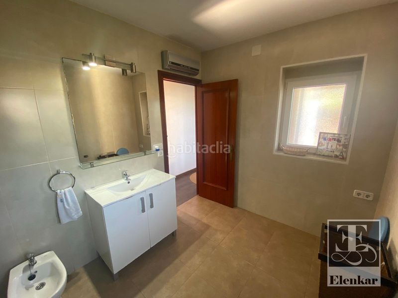 Foto f0dbe5d6-e2a1-496e-ab26-ac7d037e3f38. Chalet venta de chalet independiente de 5 habitaciones !!! en Cunit