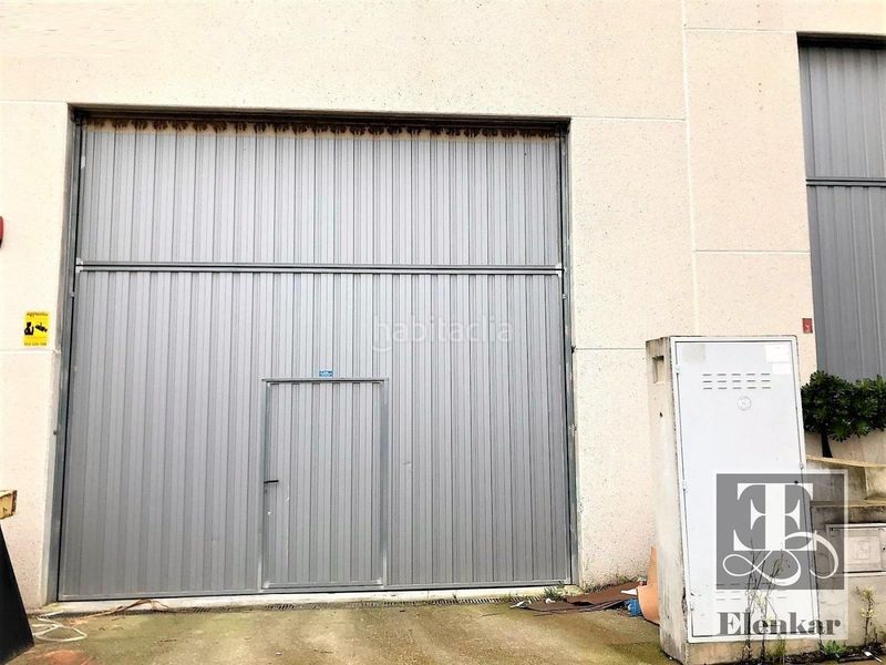 Foto 4cffdced-de60-45e2-8342-cc940dd66fc8. Nau industrial a Mas romeu Calafell