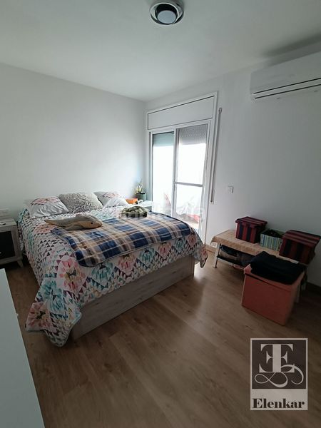 Foto d4ea3728-a567-467b-bad7-ec22bb05accd. Casa amb aparcament piscina a Segur de Calafell nucli urbà Segur de Calafell