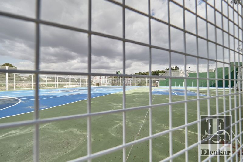 Foto 032d5351-a64b-4ad6-b54e-c6f035362502. Casa adossada amb calefacció aparcament piscina a Calafell