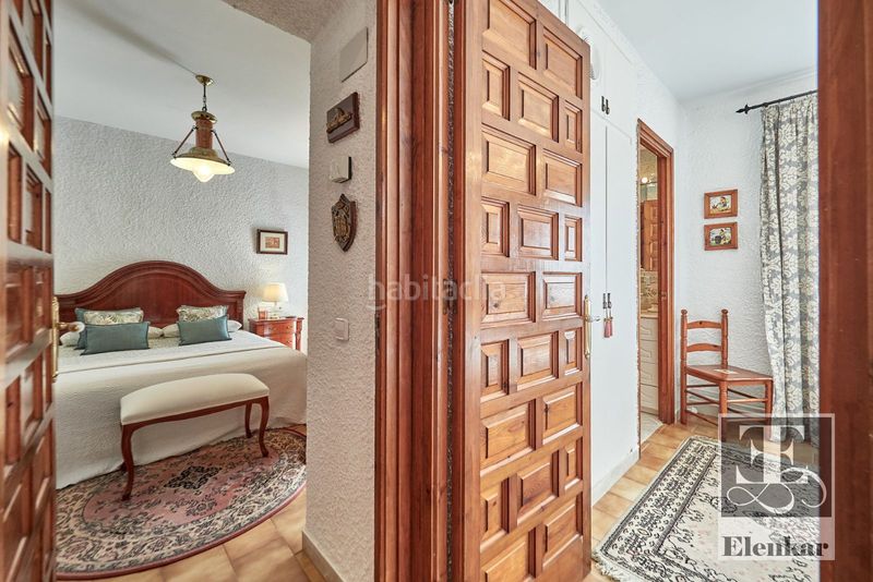 Foto 2b16d74b-b5eb-40b3-8c28-5dd2ef097474. Casa adossada amb calefacció aparcament piscina a Calafell