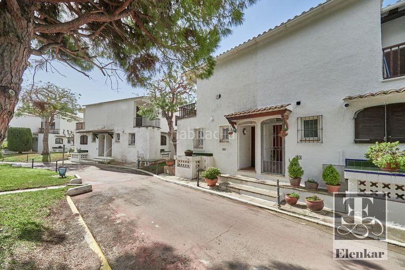 Foto 2feee086-d94a-42bb-9aa6-105e4ffe654d. Casa adossada amb calefacció aparcament piscina a Calafell