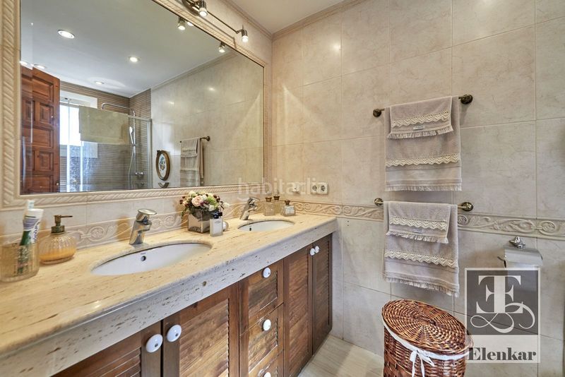 Foto 6472ad5b-81c6-49b0-8b12-f48df553ab57. Casa adossada amb calefacció aparcament piscina a Calafell