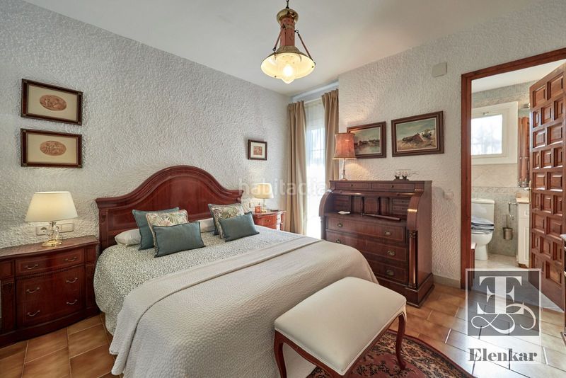 Foto 77a8e208-bb1c-4ca0-a805-8ca8375ef754. Casa adossada amb calefacció aparcament piscina a Calafell