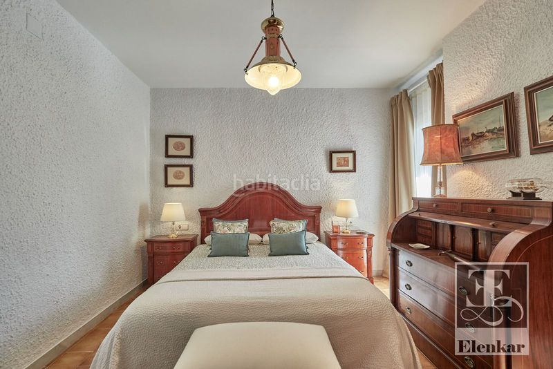 Foto c39ed4a3-0c37-49f5-93b6-c8241645a3d1. Casa adossada amb calefacció aparcament piscina a Calafell