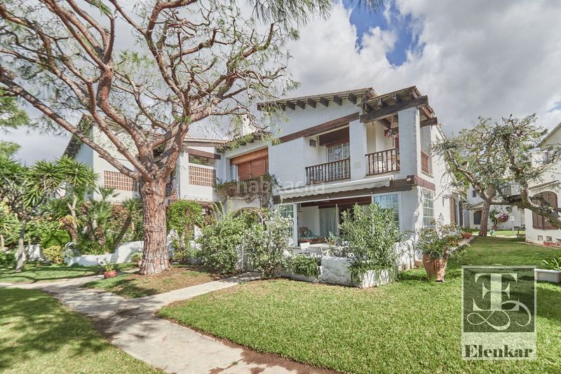 Foto ca9a0ccd-44b8-48c5-9be3-c3b6c220320e. Casa adossada amb calefacció aparcament piscina a Calafell