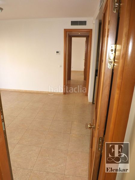 Foto 1214d5ad-74cb-4c28-a90a-13aae9d7ad5a. Pis amb calefacció aparcament a Calafell poble Calafell